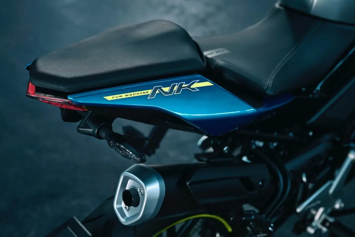 CFMOTO 125NK rear tail and exhaust detail