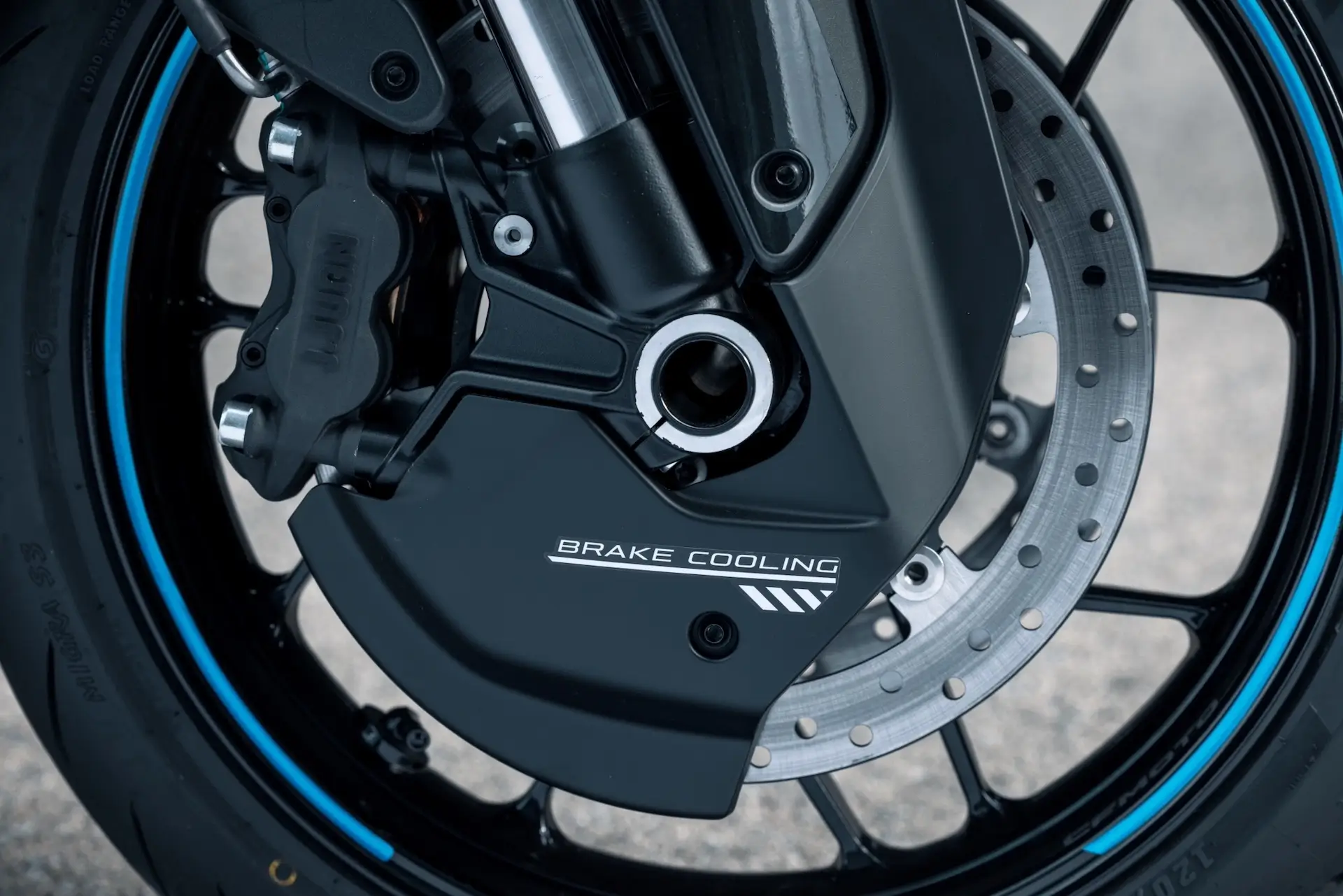 CFMOTO 675NK brake cooling system and front disc