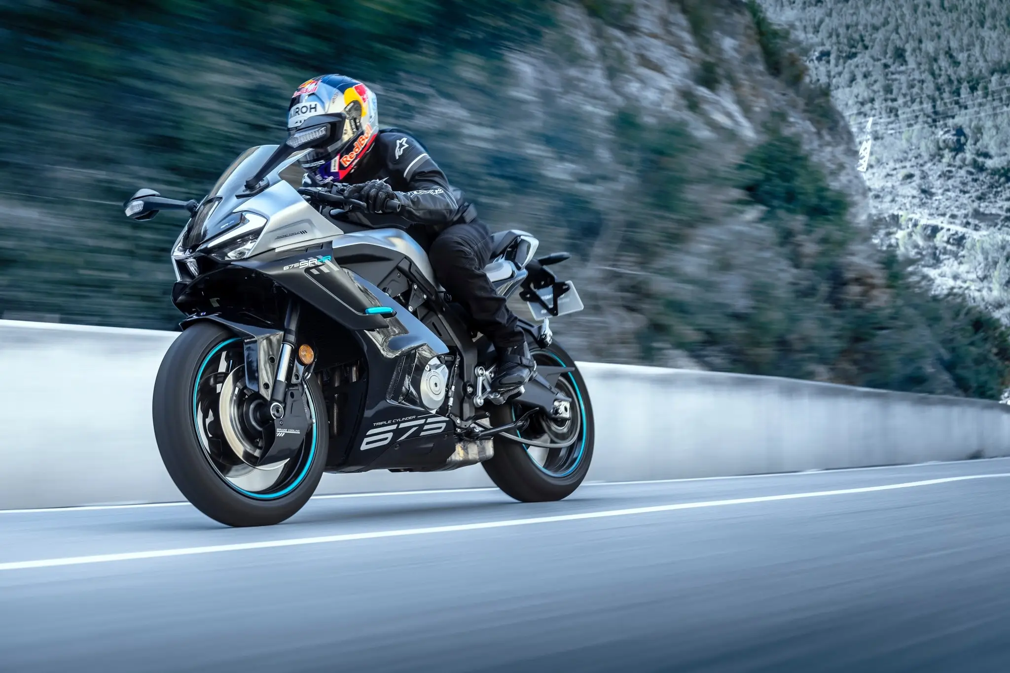 CFMOTO 675SR-R Nebula Black high-speed mountain blast