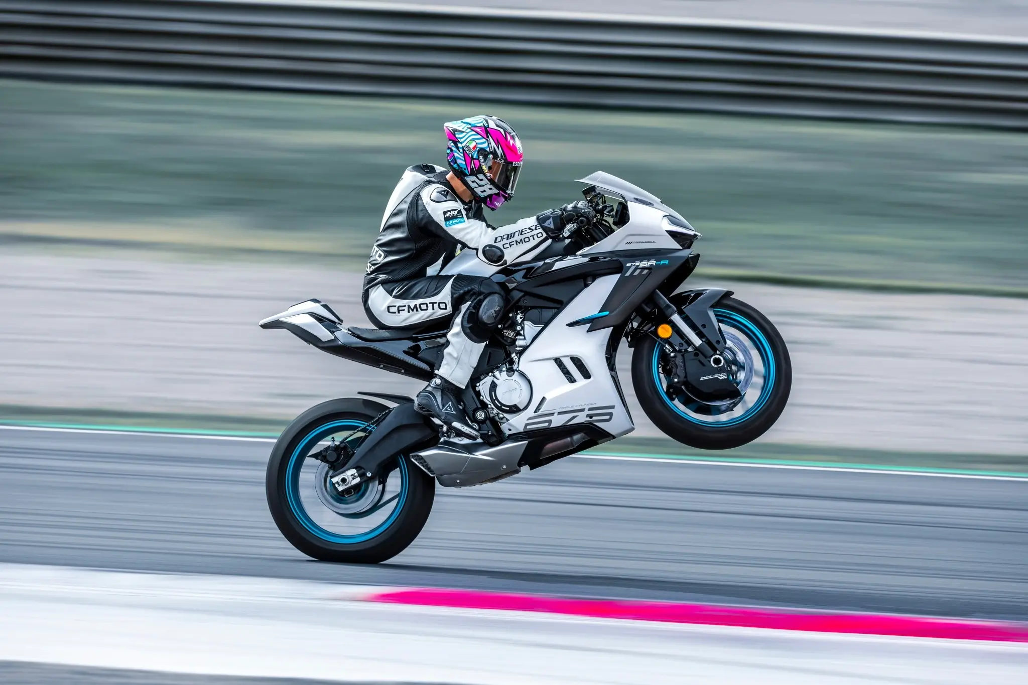 CFMOTO 675SR-R Aerolite Grey wheelie on race track