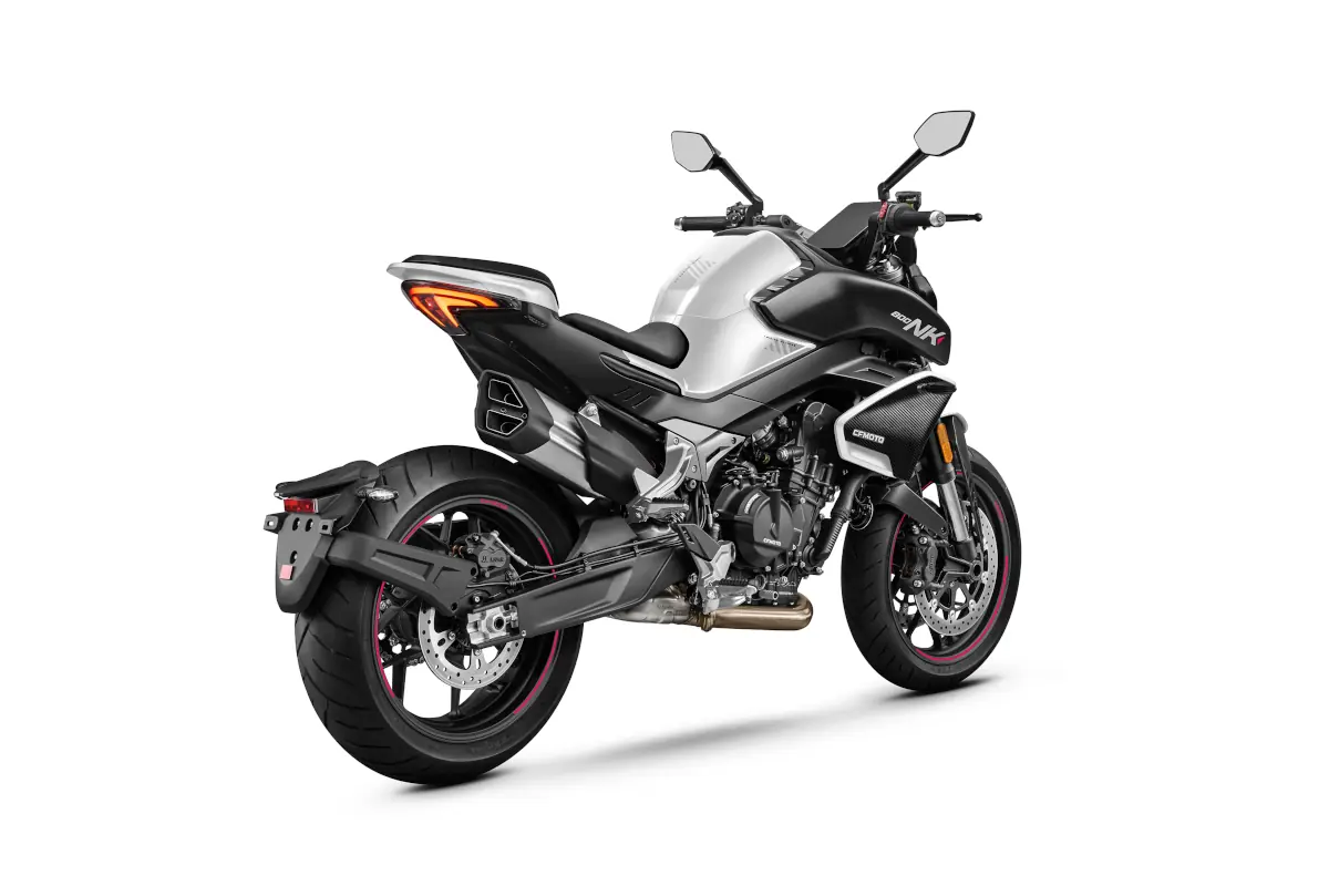CFMOTO 800NK Nebula White rear view