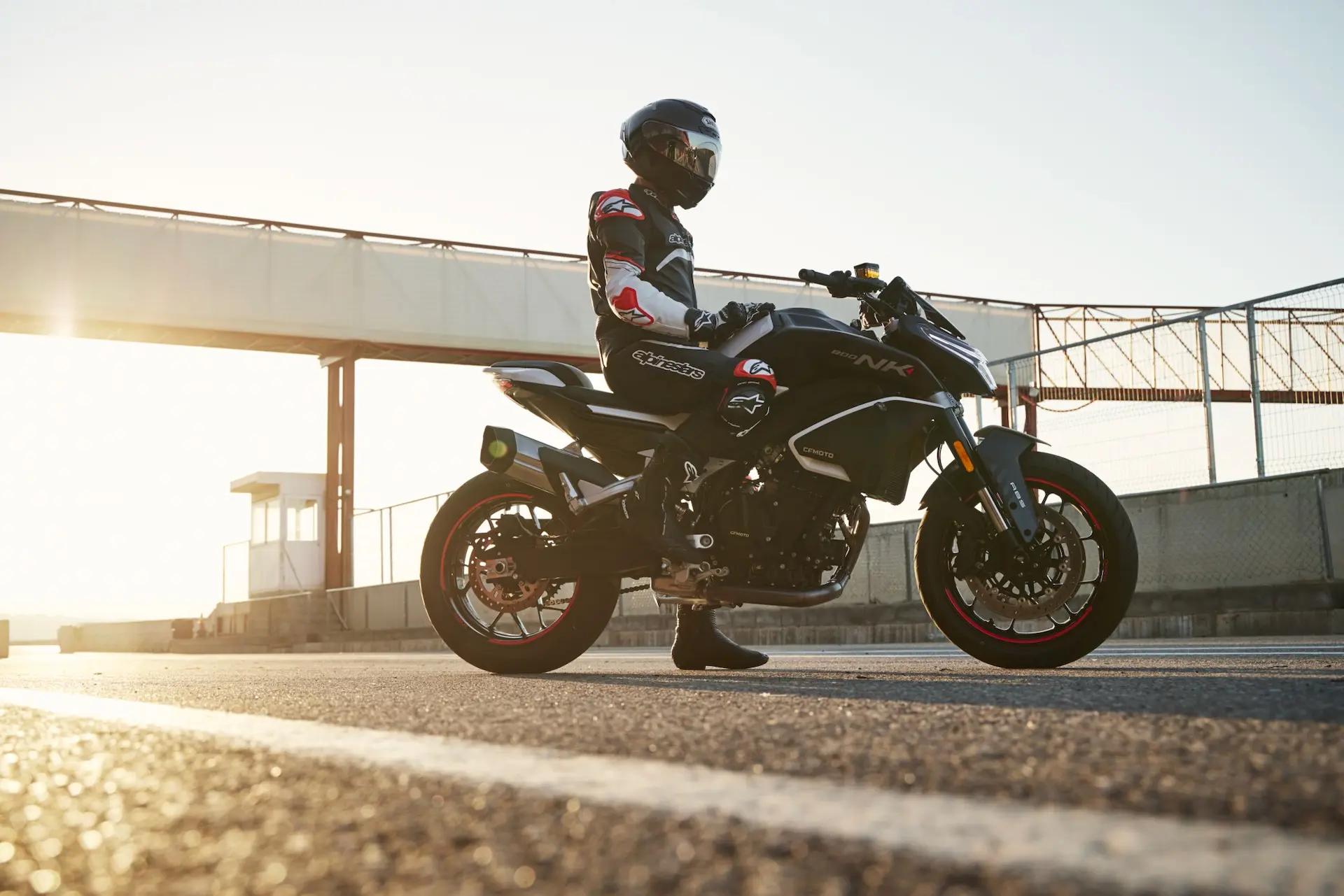 CFMOTO 800NK on track