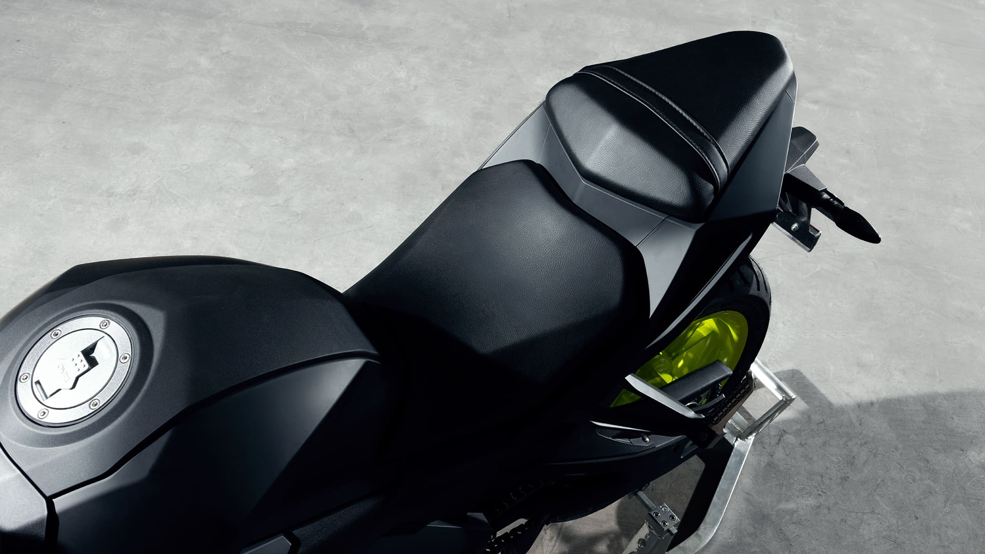 LXS 125 tank and seat overhead view with fuel cap